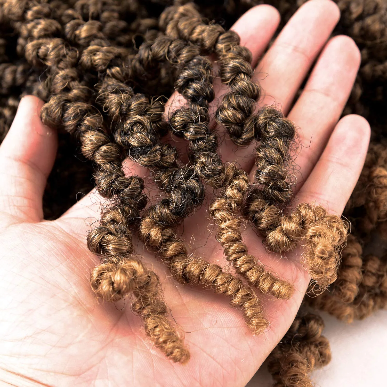 3 Packs Short Curly Spring Pre-twisted Braids Synthetic Crochet Hair Extensions 10 inch 15 strands/pack Ombre Braids Fiber Fluffy Braiding Hair Bulk (10“, T1B/27#)