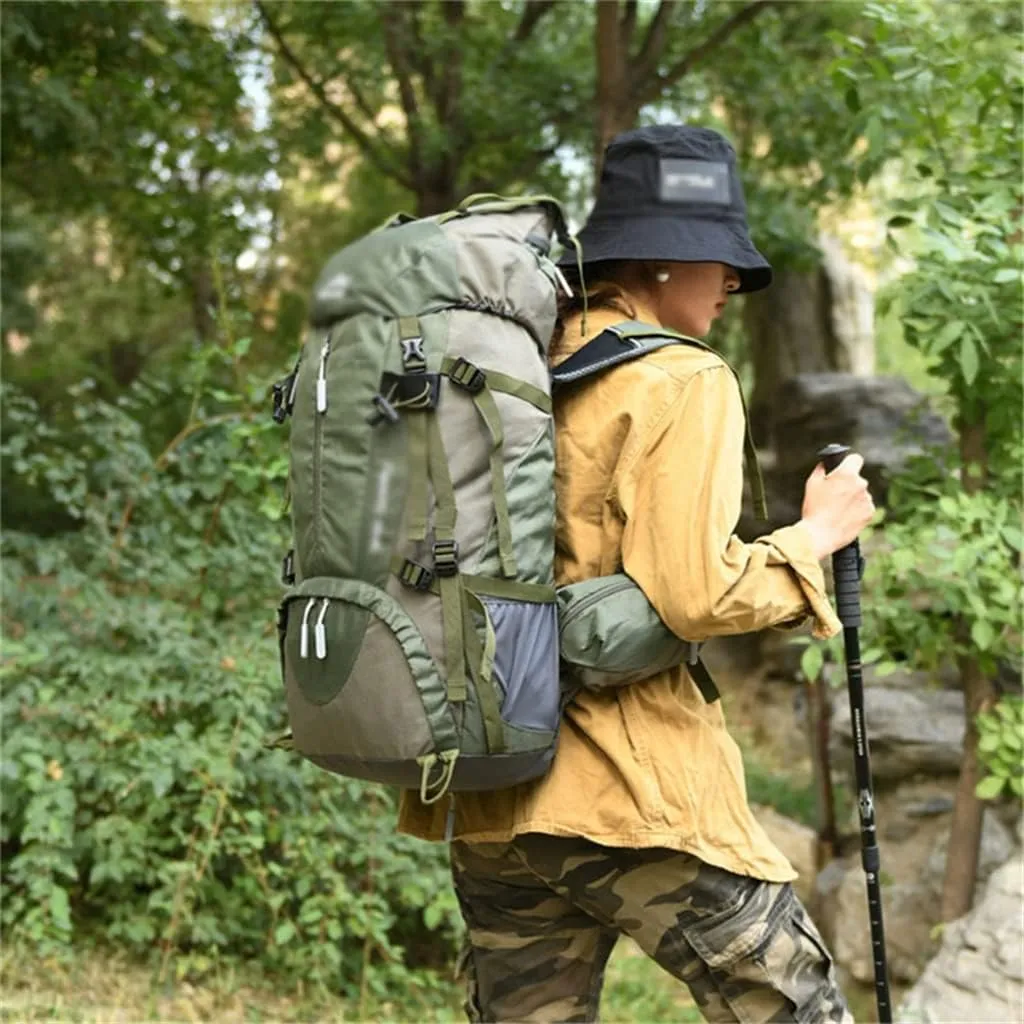 60L Mountaineering Bag Travel Backpack Outdoor Camping Rucksack Men's Backpack(Black-soul Eater1)