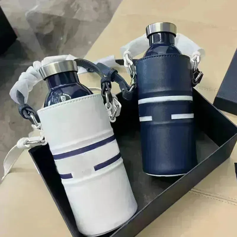 D Luxe Premium Star Cover Bottle (500 ml)