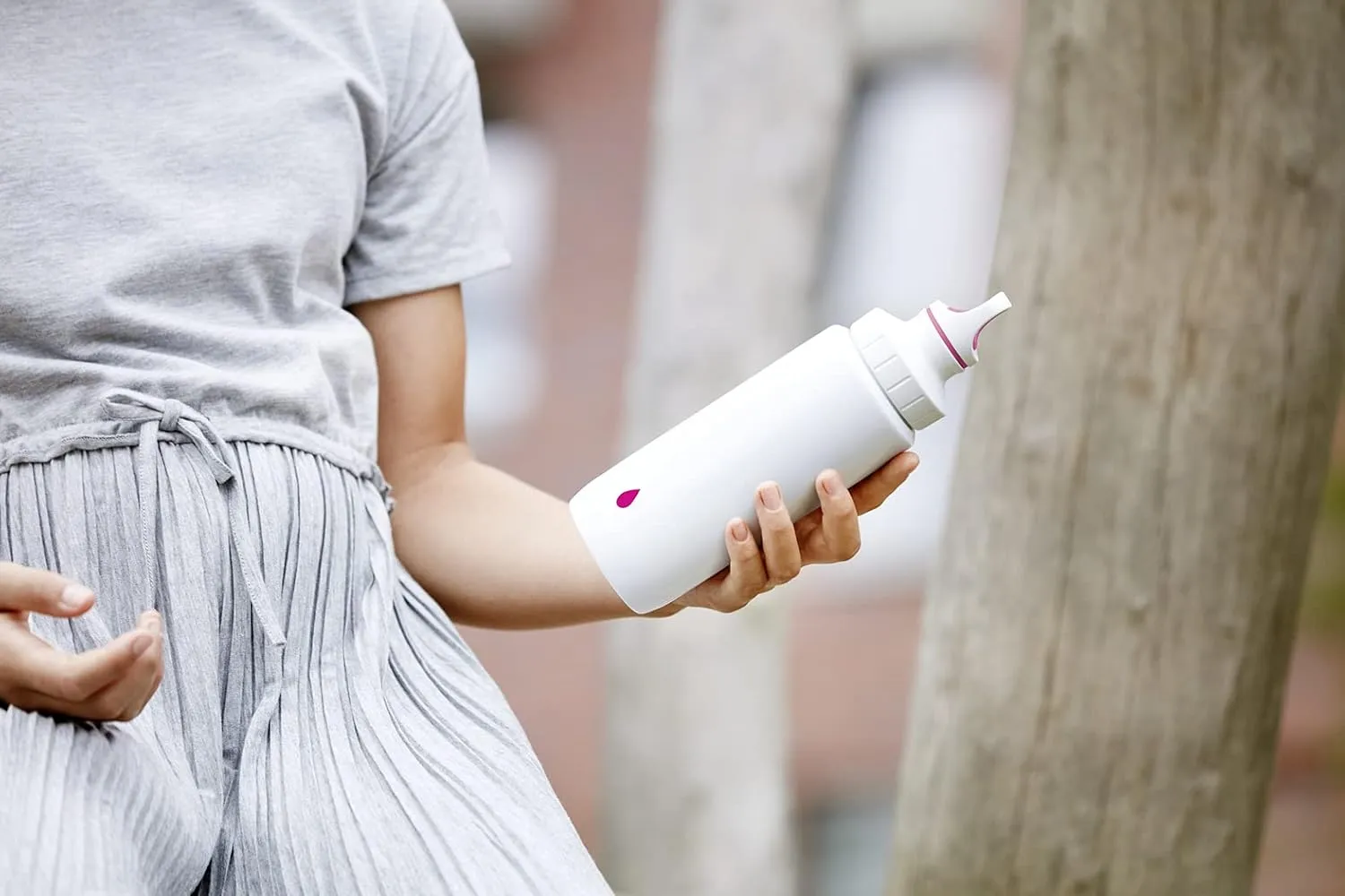 Emsa 518354 Drinking Bottle Drink2Go Light Steel | 0.6 L | Stainless Steel | Screw Cap | 100% Leak-Proof & Dishwasher Safe | Drop Pink
