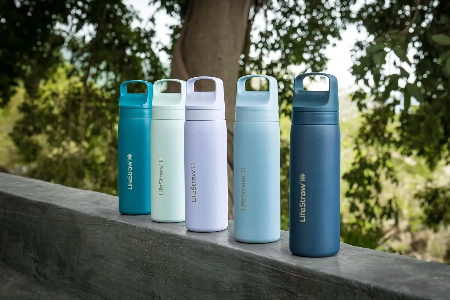 LifeStraw Go Series – Insulated Stainless Steel Water Filter Bottle for Travel and Everyday Use, Removes Bacteria, Parasites and Microplastics, Improves Taste, 18oz Icelandic Blue