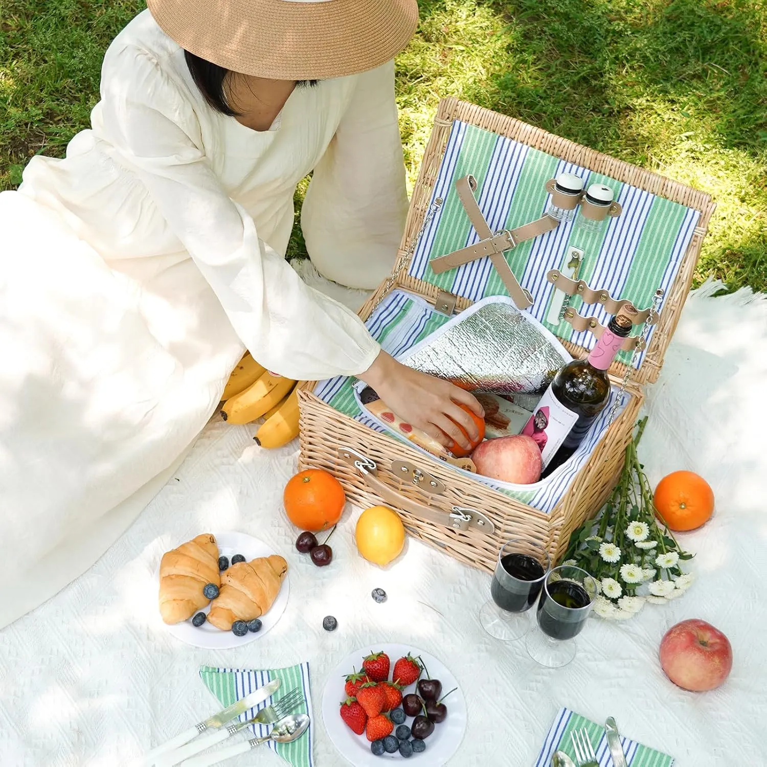 Wicker Picnic Basket for 2 Person, Willow Hamper Basket Sets with Insulated Compartment, Handmade 2 Person Picnic Basket Classical Green Stripe with Utensils Cutlery Perfect for Picnic, Camping